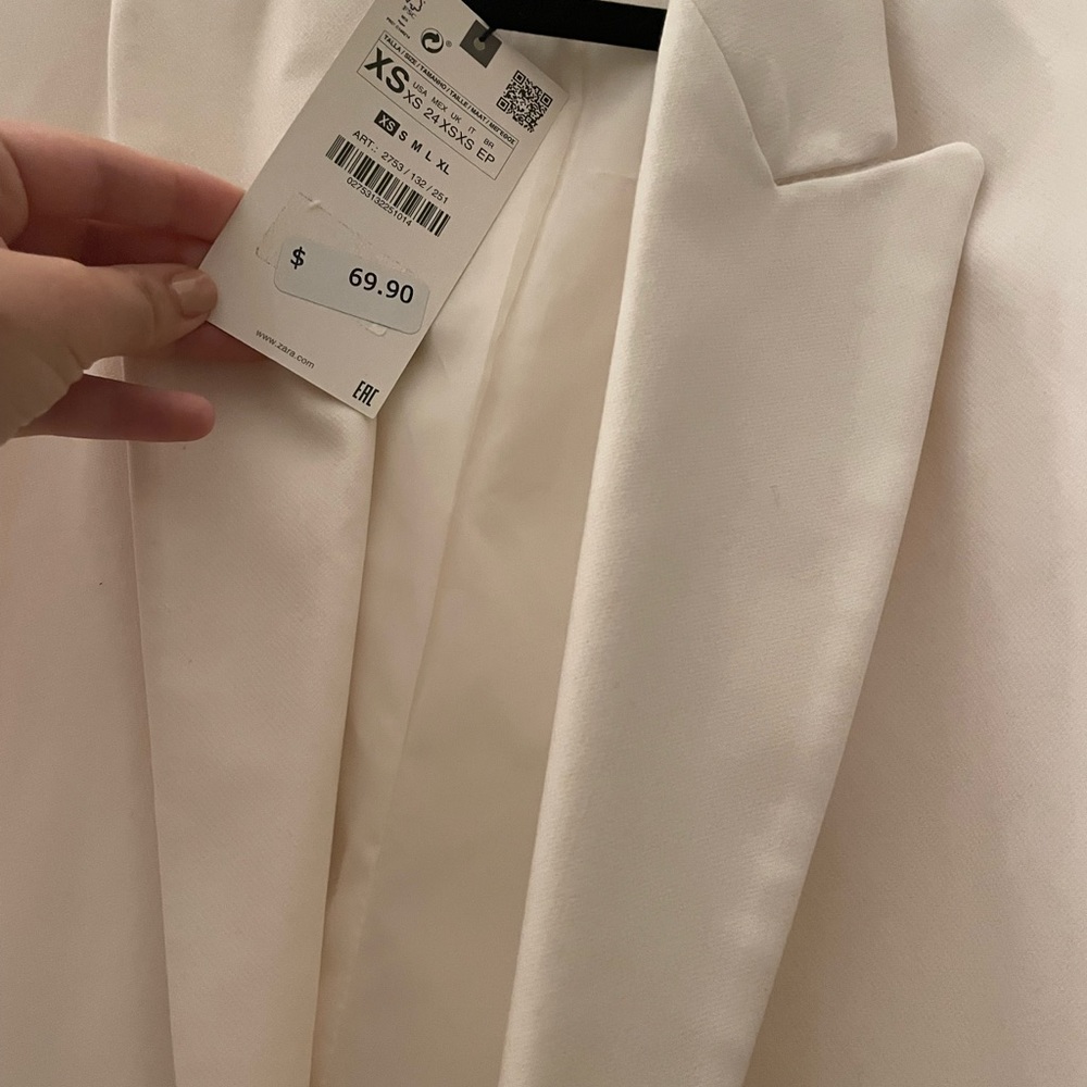 White blazer - Picture 10 of 16